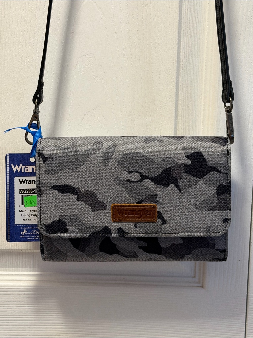 NWT Wrangler Gray Camo Crossbody Wallet Phone Bag RFID Western Canvas - Picture 1 of 11